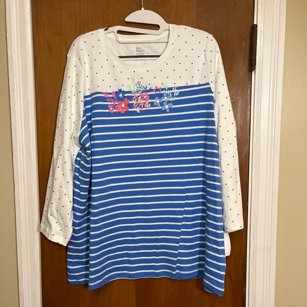 Kim Rogers Women’s lightweight  colorful Top XL